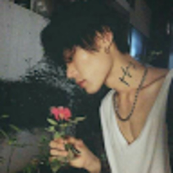 Meet your Posher, Olivia - Picture 1 of 1